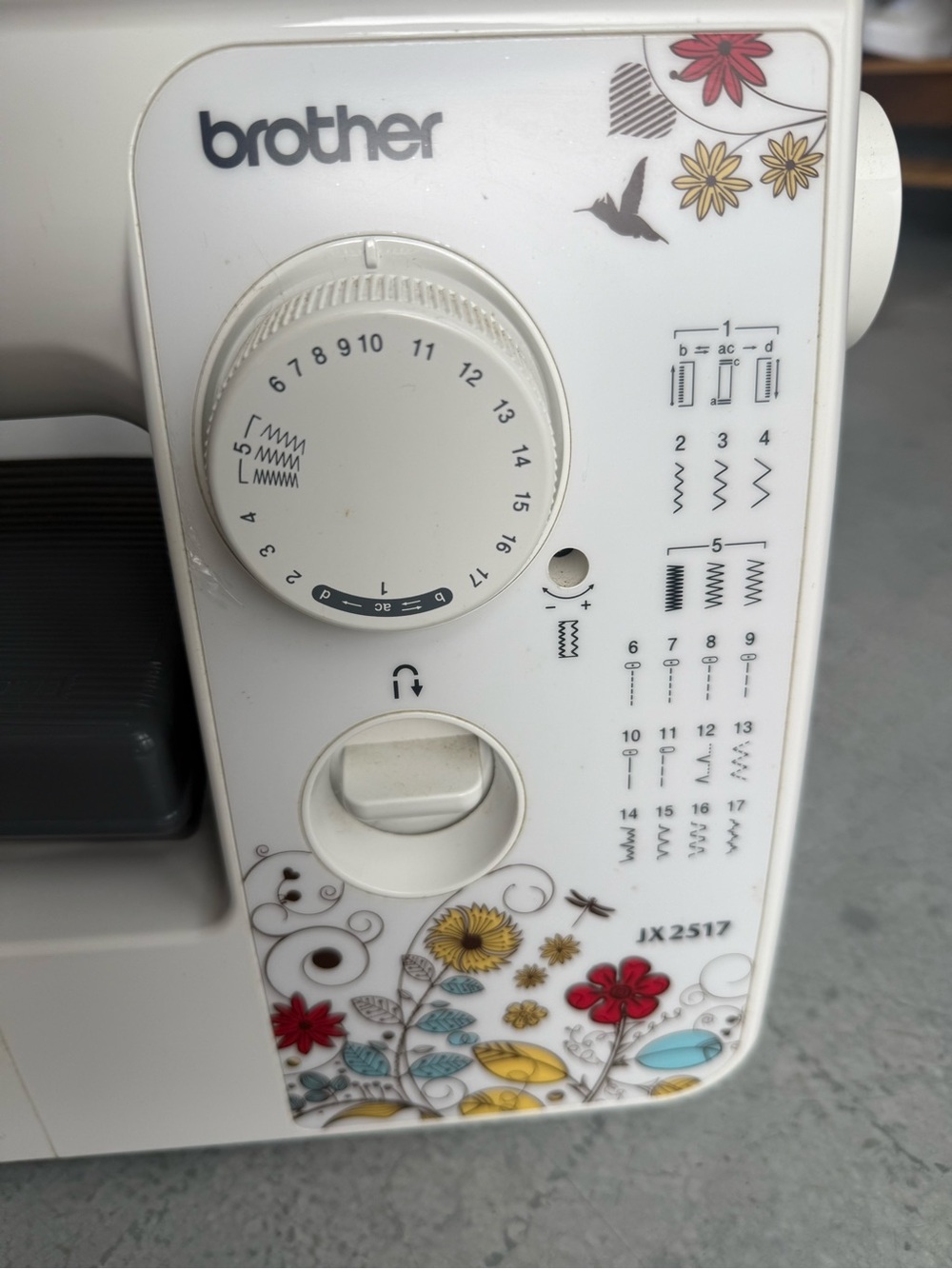 Brother sewing machine - Picture 2 of 3